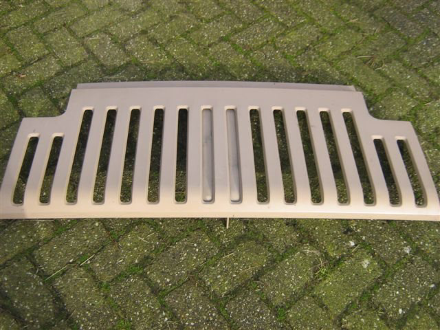 Picture of engine cover 1500, latest production, with side-slats