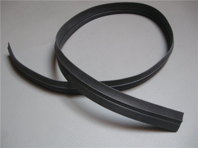 Picture of rubber targa top, side, flat rubber