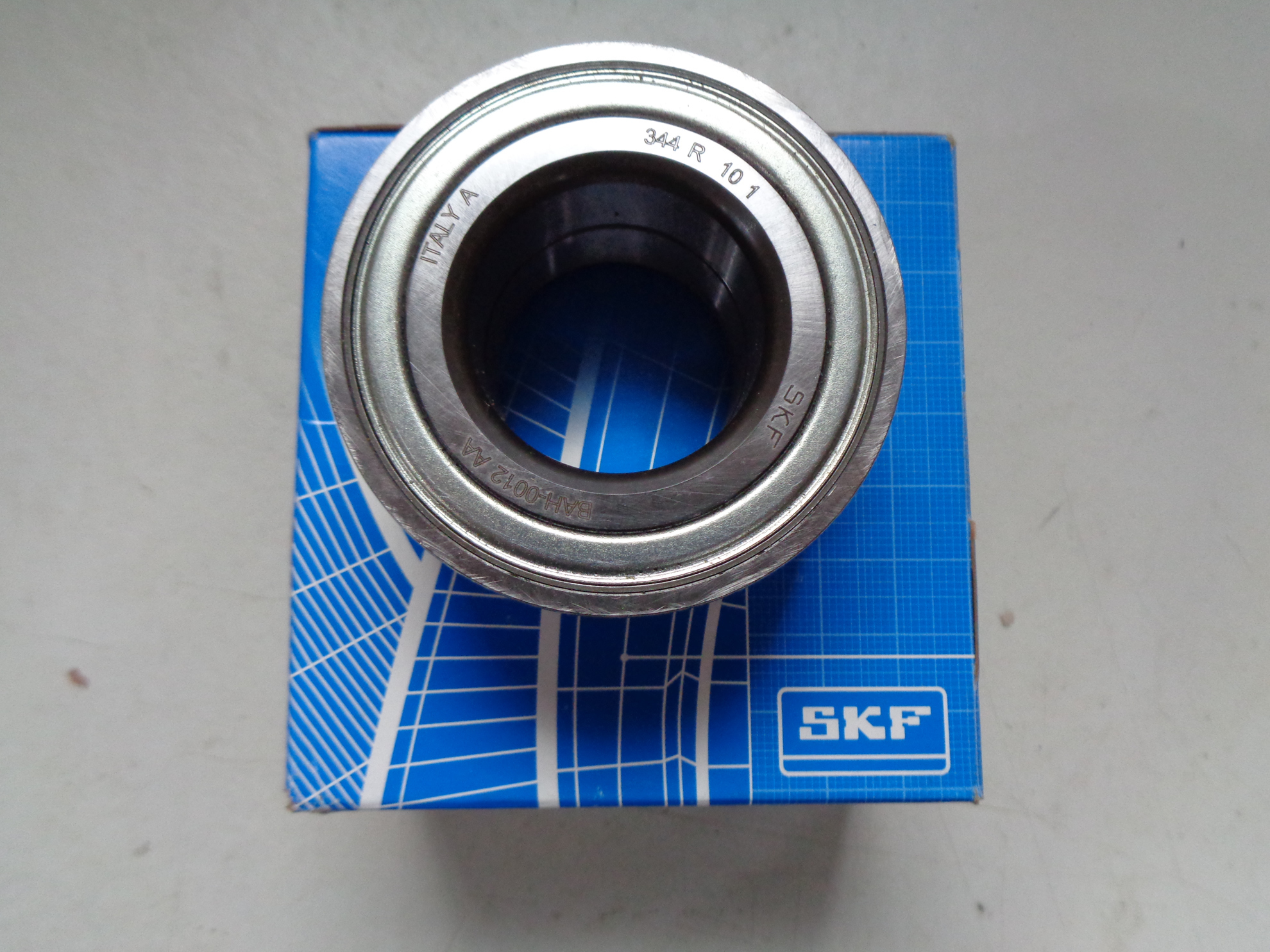 Picture of wheel bearing 1500 rear